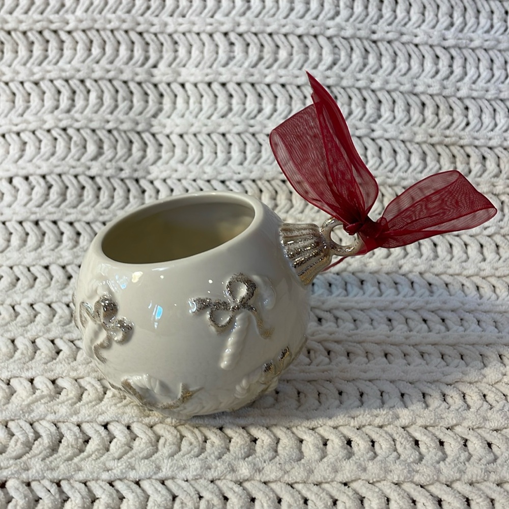 Lenox Christmas Ball Ornament. Lenox Cream w Candy Canes and Silver Ribbons